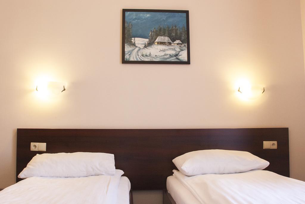 Hotel Cesarski - Kaiserhof Gizycko Room photo
